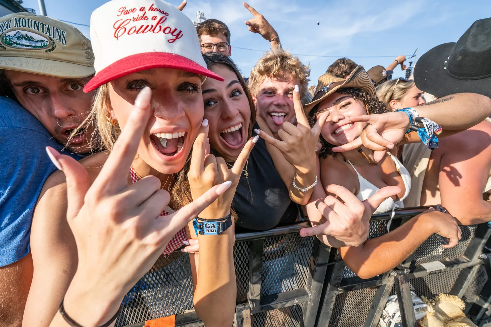 crowd for treaty WEFEST 2025-38