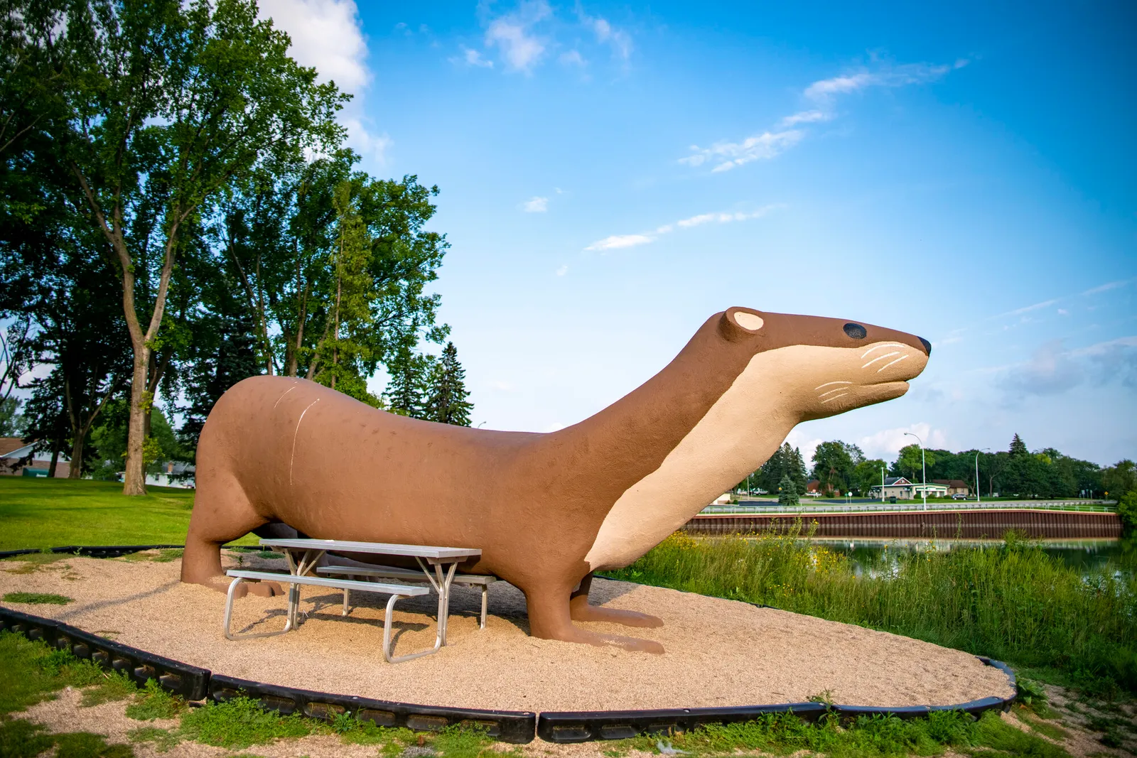 otto-the-otter-fergus-falls.jpg
