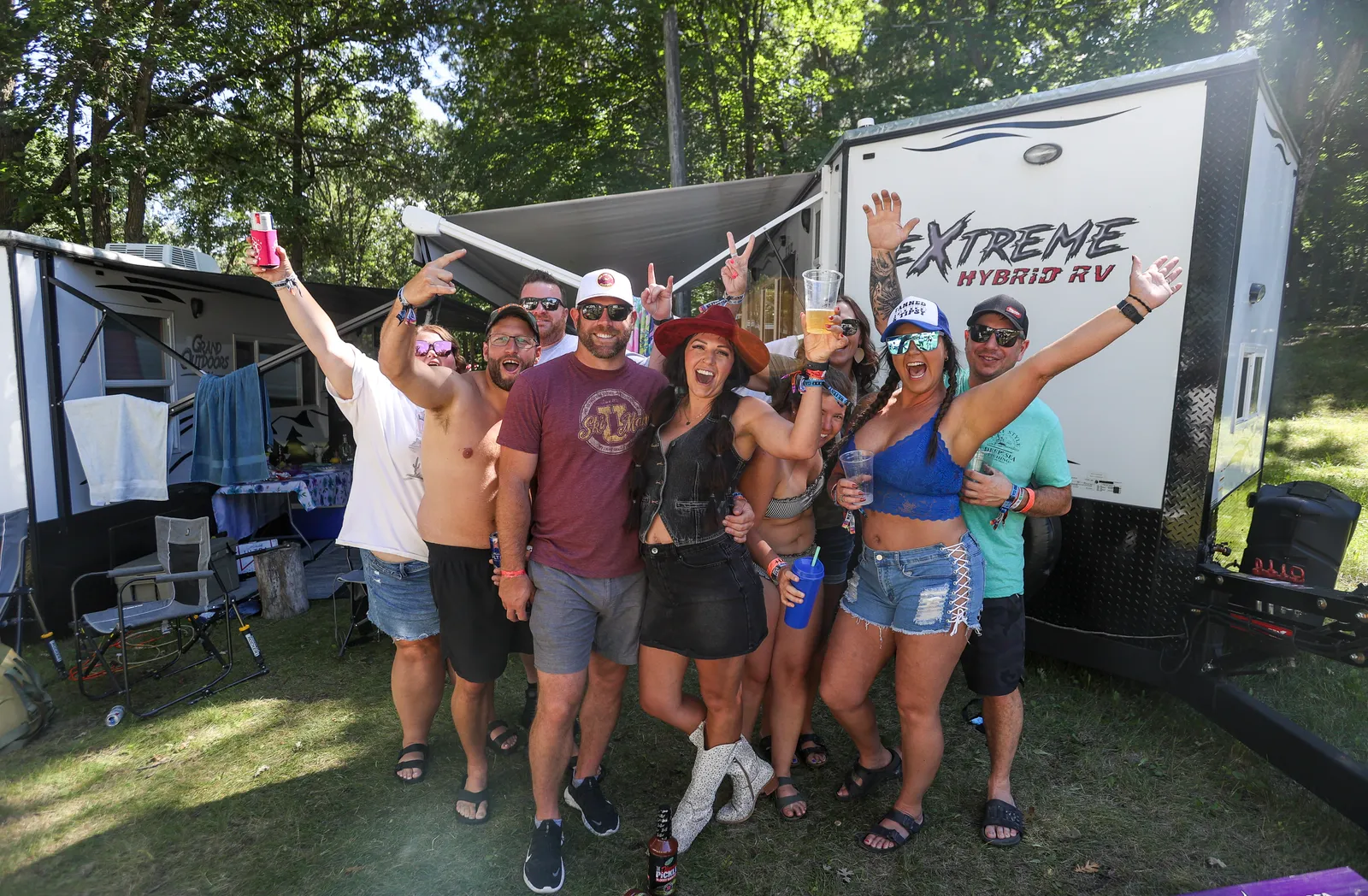 DDS_6062_Fans_Camp_Aly Goelzer_Day 3.jpg